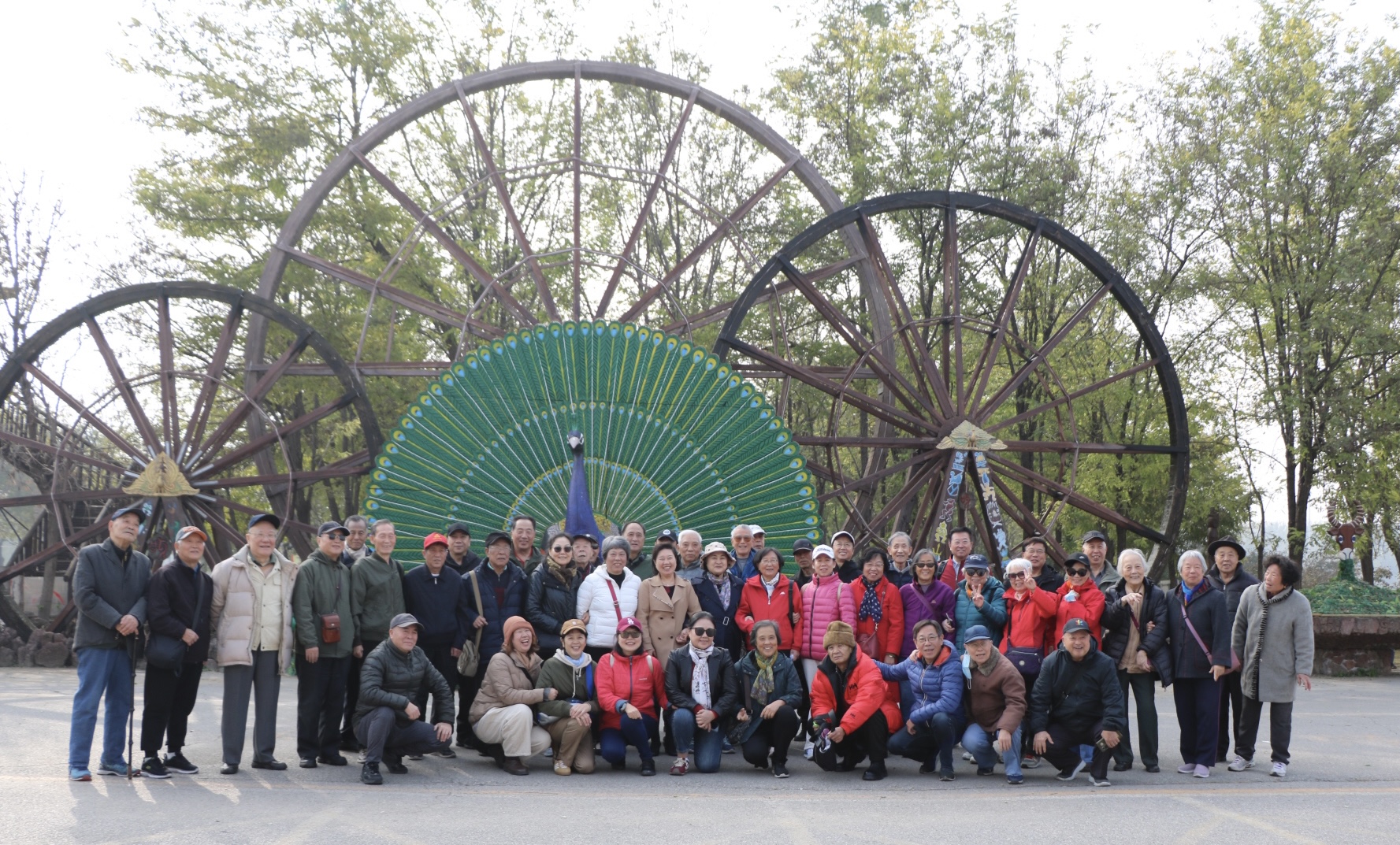 辐射安全所组织2025年退休老干部秋游活动